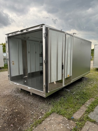 断熱材入り！スライド式横扉！バイクガレージ！使い勝手抜群！倉庫物置用 3トン保冷ロングワイドコンテナ 仕上げ済み！断熱材入り！スライド横扉！バイクガレージ！使い勝手抜群