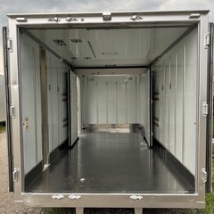 仕上げ済み！断熱材入り！中小部屋あり！スライド式横扉！バイク