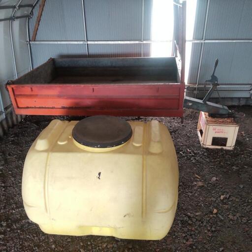 小型トラクター用トレ―ラ―、タンク付き