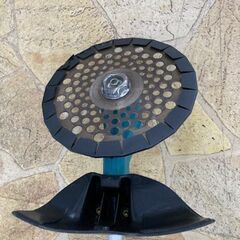 530 充電式草刈機 makita マキタ MUR185WDZ 本体のみ 18V 中古品