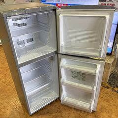 ✨安心の除菌洗浄済✨AQUA 2017年製 140L 2ドア冷蔵庫 AQR-141F(S)【愛市IR016946-104】