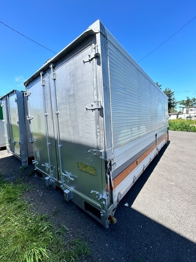 Y6. 4 トン箱ウイング 247cm×595cm×231cm コンテナ 物置 倉庫 アルミ箱 格安提携運送会社あり　北海道江別市発