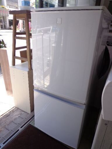 SHARP　１３７L　２ドア冷蔵庫