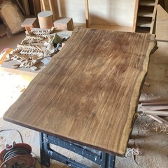 【希少】花梨／カリン／一枚板／耳つき／スポルテッド