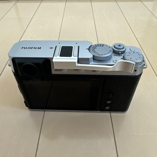 【最終値下げ】FUJIFILM X-E4シルバー&XF35mmF2.0R WR他 最終値下げ】FUJIFILM X-E4シルバー&XF35mmF2.0R WR他 最終値下げ