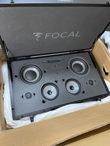 ジャンク品、FOCALスピーカーディスプレイケース付き