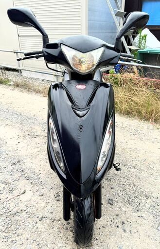 優れたエンジン。Kymco V-Link 125SR。非常に高速なバイク。フロント ディスク ブレーキ付き。サイド スタンド付き。 ◆安い価格で安心して乗れる良いバイクを提供しています。