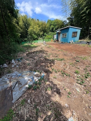 貸地　置き場などに　「小屋と小屋周り以外の敷地」150坪くらい」