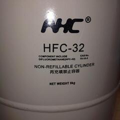 中古残りエアコンガスR32冷媒サイホン管付