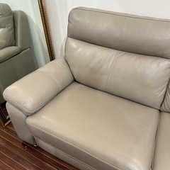 東京インテリア　本革　グレー　３人がけソファ　未使用に近い美品　35万円の品