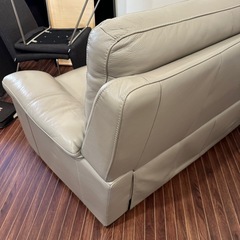 東京インテリア　本革　グレー　３人がけソファ　未使用に近い美品　35万円の品