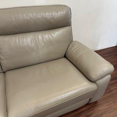 東京インテリア　本革　グレー　３人がけソファ　未使用に近い美品　35万円の品