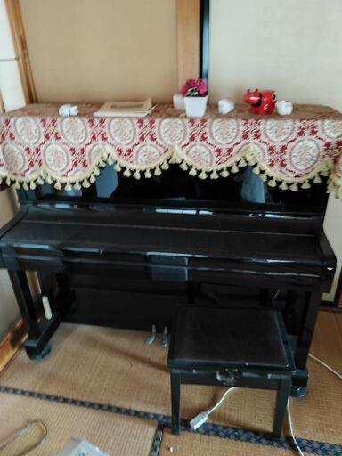 ピアノKAWAI KU-1D