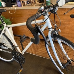 【前後タイヤ・チューブ新品！】3×7速　700×28cロードバイク　ホワイト