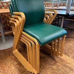 定価20万　スタッキングチェア　コクヨ　木製 定価20万 スタッキングチェア コクヨ 木製