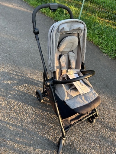 再々値下げしました。定価7万円ほどでした。cybex MELIO CARBON