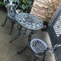 取引き中！鋳物ガーデンテーブルセット