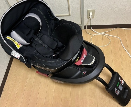 エールべべ回転式チャイルドシート