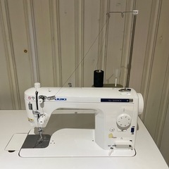 JUKI  職業用ミシン　台付き　膝レバー付き