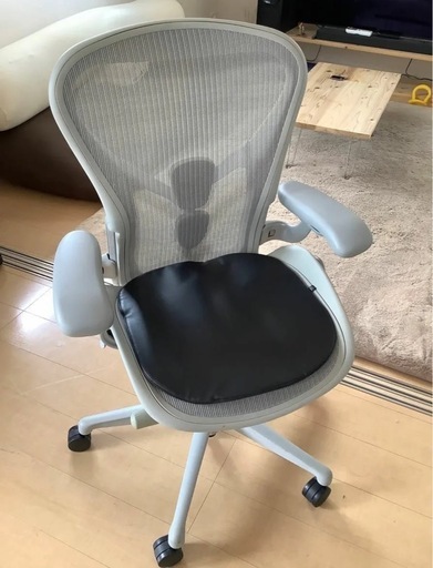 アーロンチェア　ホワイトBサイズ