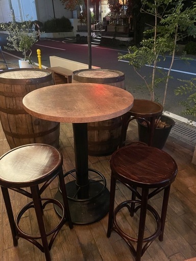 テーブル、イス