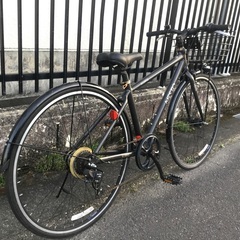 ＜美品車＞ネスト・スコルト 街乗りクロスバイク・シマノ7段変速・濃いグレー ・LEDオートライト