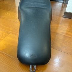 ハーレーソフテイル純正シート