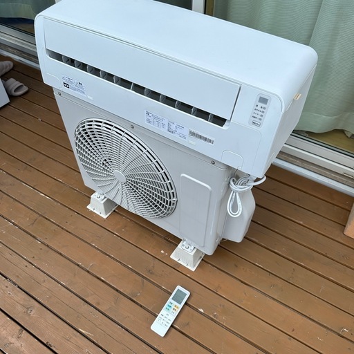 【極美品】2022年製ルームエアコン2.2kW 6〜8畳用 極美品】2022年製ルームエアコン2.2kW 6〜8畳用