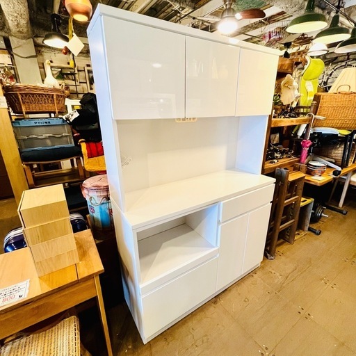 【武蔵小山店】  食器棚　ワイド　家族　ファミリー　2人暮らし　白家具　大容量　キッチン　収納　システムカウンター　検）レンジボード　レンジ台　白物　家具　 運搬無料エリア有 / 品川区 リサイクルショップ ランバールーム 武蔵小山店  ◀︎ 武蔵小山パルム 戸越銀座 隣