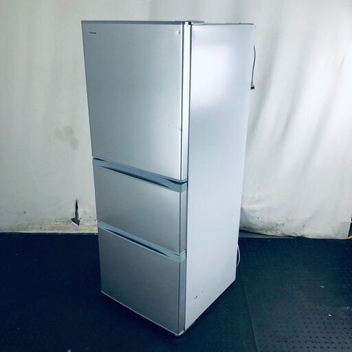 ID:rg219279 【自社配送エリア内限定】東芝 TOSHIBA 冷蔵庫 ファミリー 中古 2018年製 3ドア 330L シルバー ファン式 右開き GR-K33S(S)  【リユース品：状態C】【送料無料】【設置費用無料】