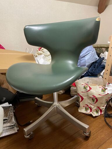 天童木工のカブトチェア