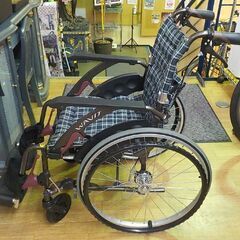 美品！高グレードモデル！車椅子 自走用 介助用 カワムラサイクル WAVIT+ ノーパンクタイヤ チェック柄 ネイビー　西岡店
