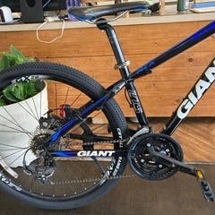 【GIANT ATX前後タイヤ・チューブ新品！ 】アルミフレーム　ディスクブレーキ　3×7速　27.5インチMTB  ブラック×ブルー