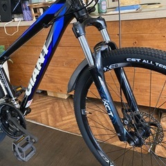 【GIANT ATX前後タイヤ・チューブ新品！ 】アルミフレーム　ディスクブレーキ　3×7速　27.5インチMTB  ブラック×ブルー