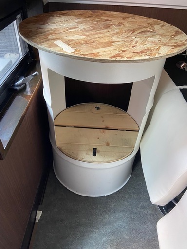 ドラム缶テーブル\n