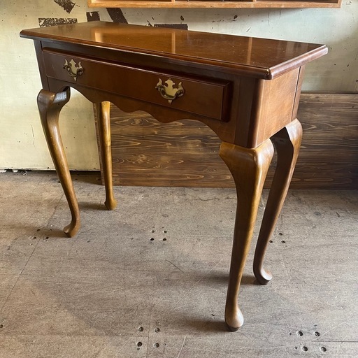 《売約済》【武蔵小山店】 猫脚　猫足　コンソールテーブル　コンソールデスク　作業台　cabriole leg console table クラシック　イタリア　コンパクト　検　ビンテージ　サイドテーブル　棚　 運搬無料エリア有 / 品川区 リサイクルショップ ランバールーム 武蔵小山店 ◀︎ 武蔵小山パルム 戸越銀座 隣