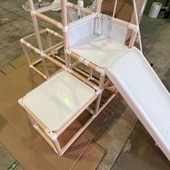 ジャングルジム⭐︎滑り台とブランコつき