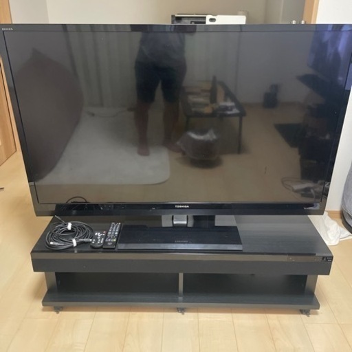 TOSHIBAテレビ・テレビ台売ります。