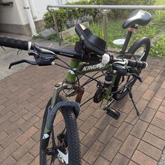 防水携帯ホルダー付き折りたたみマウンテンバイク。