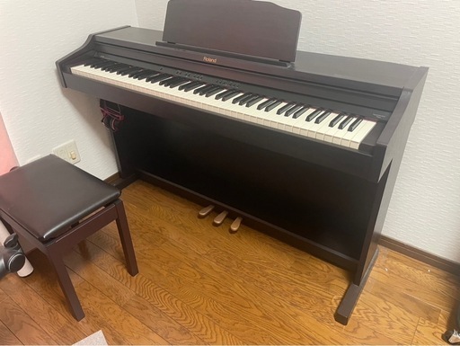 電子ピアノ　ローランド