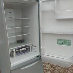 日立　R-K320FV(S)　３ドア冷蔵庫　315L　シルバー色『中古良品、小傷あり』2015年