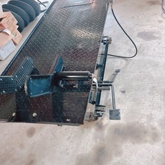 現在取引中。値下げ！引取限定☆エアーバイクリフト☆ジャッキ