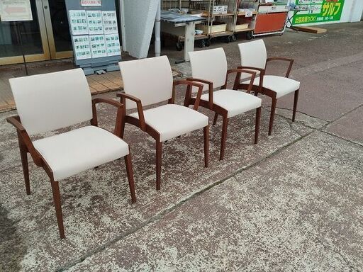 オカムラ　Serow　座面布張り木製ダイニングチェア　4脚セット『良品中古、小傷直しあり』複数入荷！