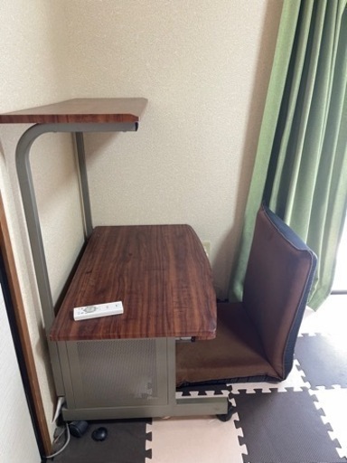 ロータイプパソコンデスクと座椅子