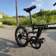 強靭なイメージのHUMMERフォールディングファットバイク 