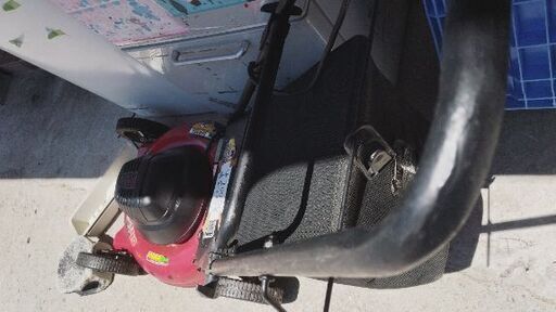 アメリカ製 電気 芝刈り機 バケット付き 馬力あるよ