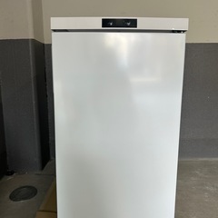 新品同様のMAXZEN冷凍庫