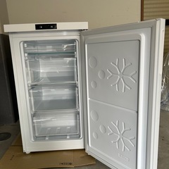 新品同様のMAXZEN冷凍庫