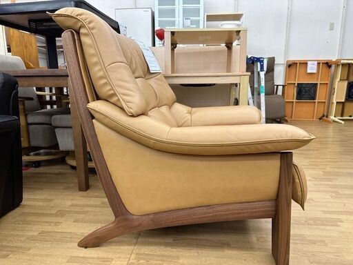 ドリーム川西店御来店限定】 カリモク 肘掛椅子 白茶 H87×W95×D90  