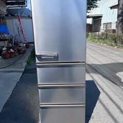 Q178s【手渡しのみ】2021年製　430L　冷蔵庫　4ドア　右開き　Delie AQR-V43K　中古　/30